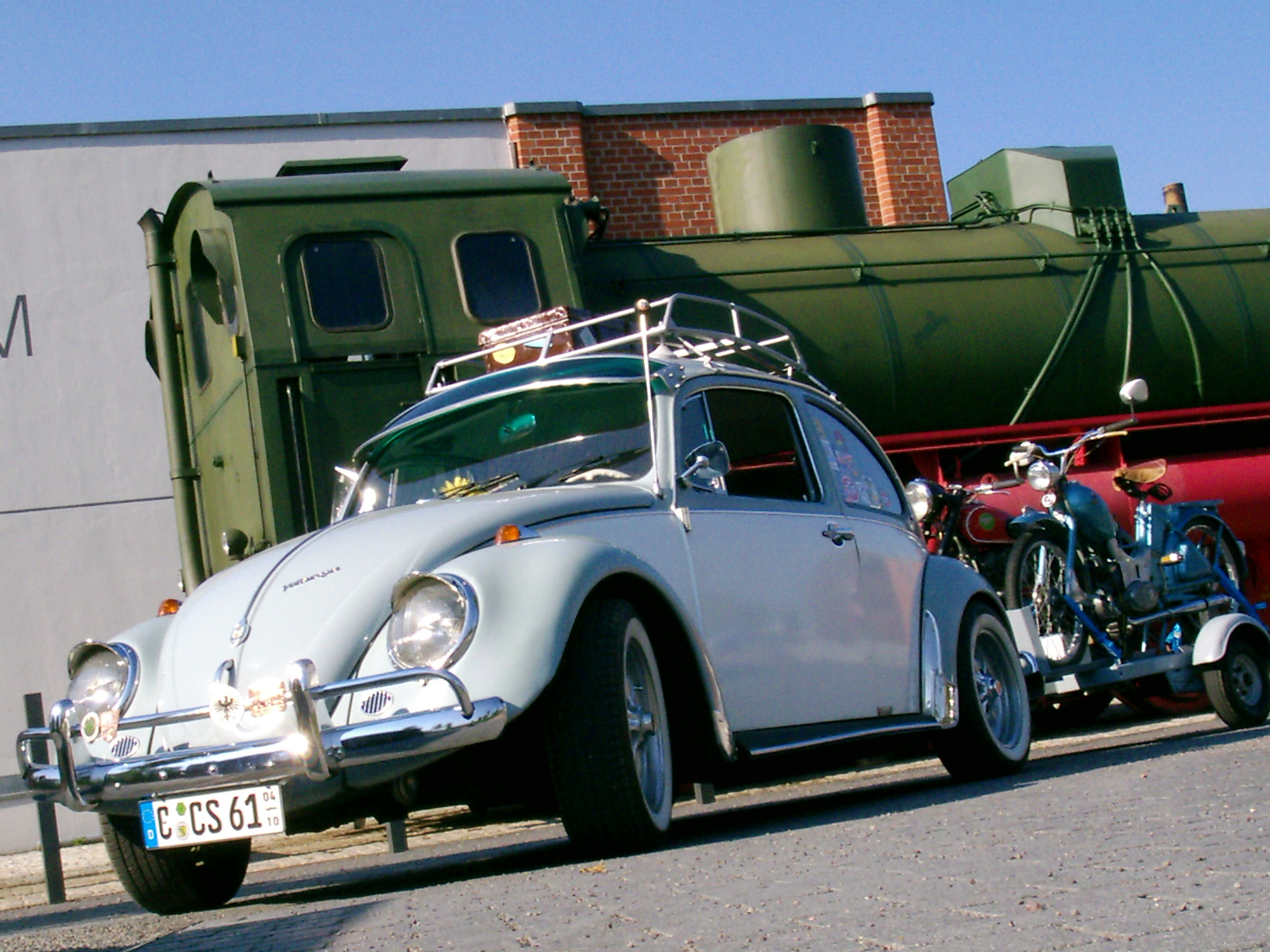 vor der Dampfspeicherlok  am Industriemuseum Chemnitz