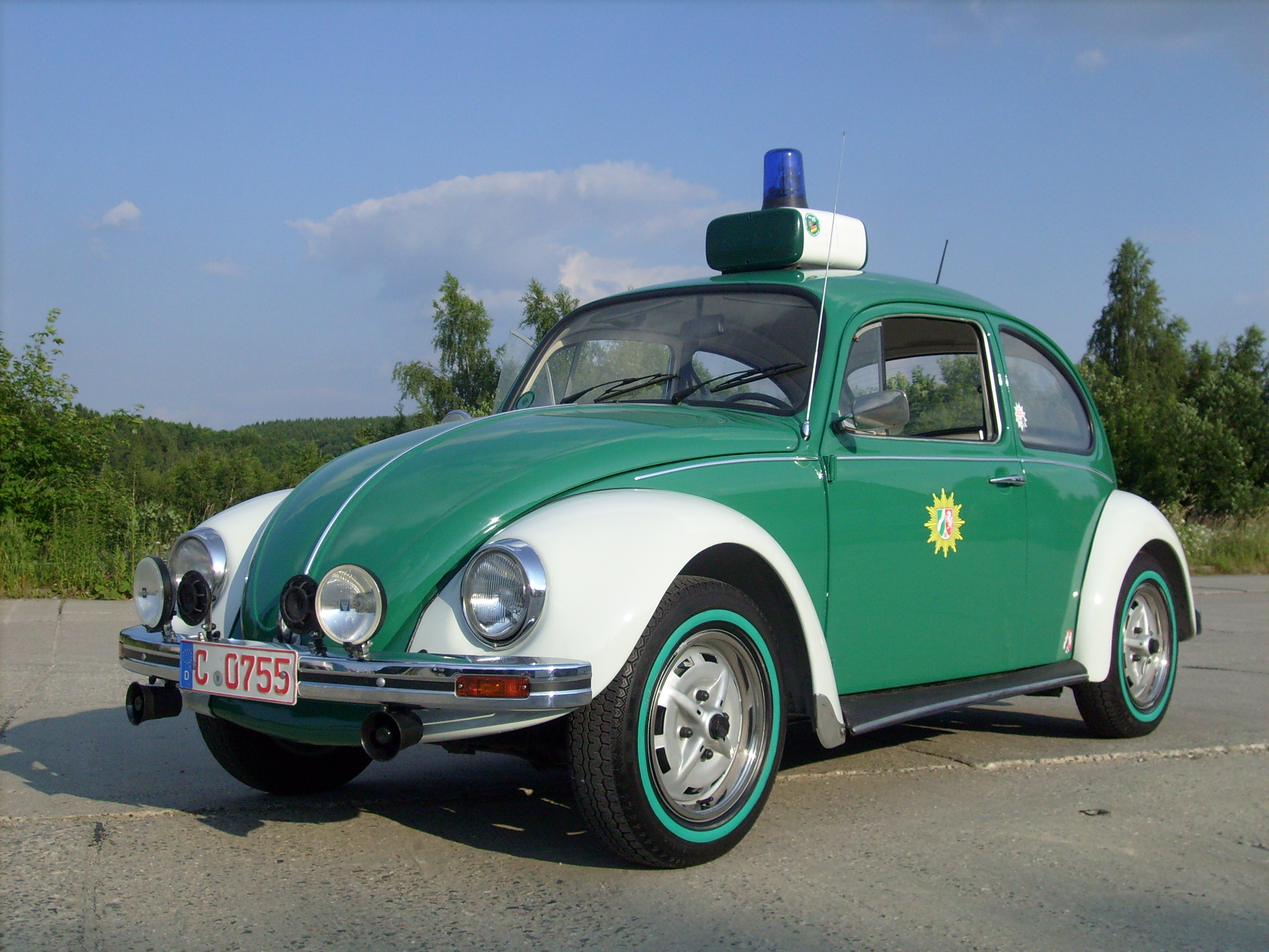 leider nioch mit der falsche Rundumleuchte und dem Sportfelgen von Lemerz