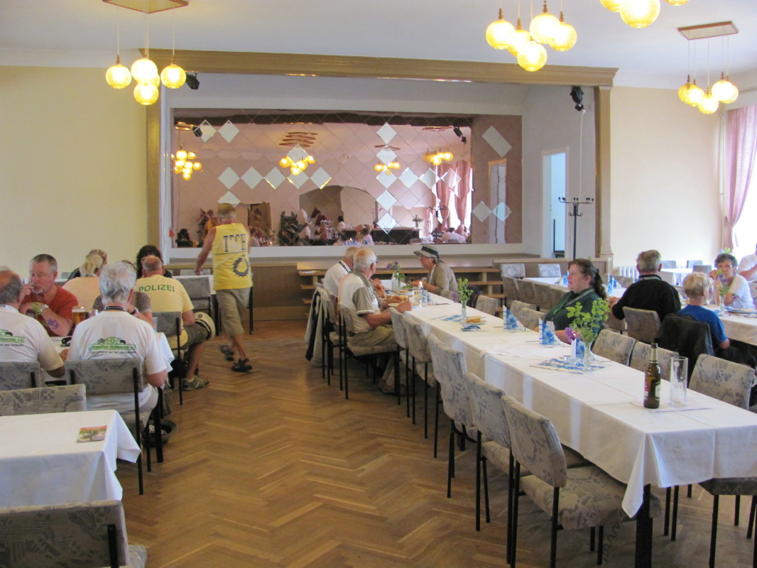 Mittagspause im Sächsischen Hof in Hermannsdorf